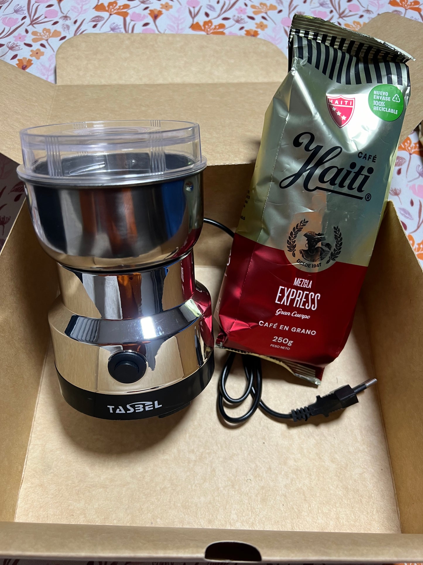 Pack café (moledora+filtro+café250grs)